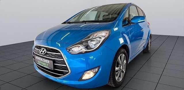 Gebraucht Hyundai ix20 125 PS (91 kW) 2016 Blau metallic Kleinwagen