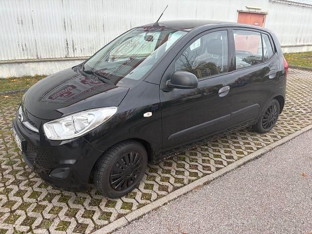 Schwarz Gebraucht 2012 Hyundai i10 Edition Kleinwagen | 3.000 € (Guter Preis) - Bild 1/4
