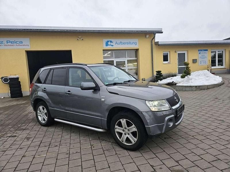 Gebraucht Suzuki Grand Vitara 129 PS (94 kW) 2008 Grau SUV
