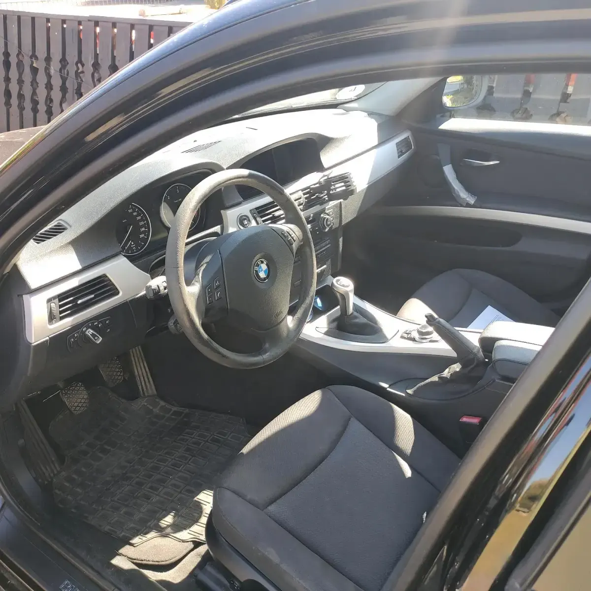 Gebraucht BMW 318 143 PS (105 kW) 2009 Schwarz Kombi