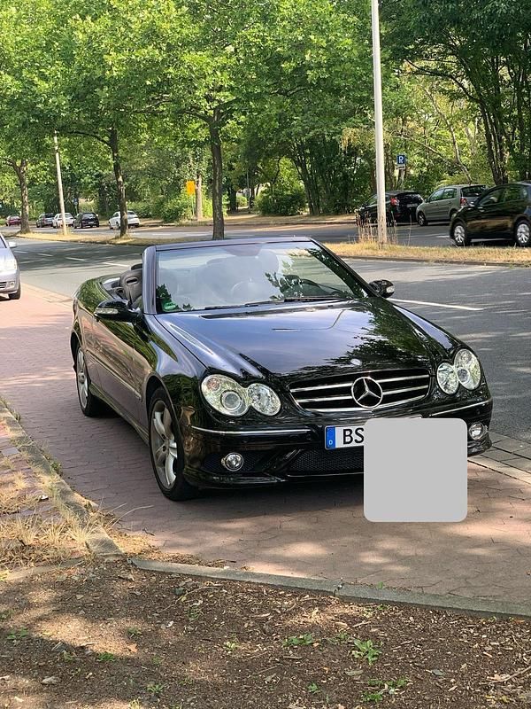 Schwarz Gebraucht 2009 Mercedes CLK320 Avantgarde Cabrio | 14.500 € (Fairer Preis) - Bild 1/4