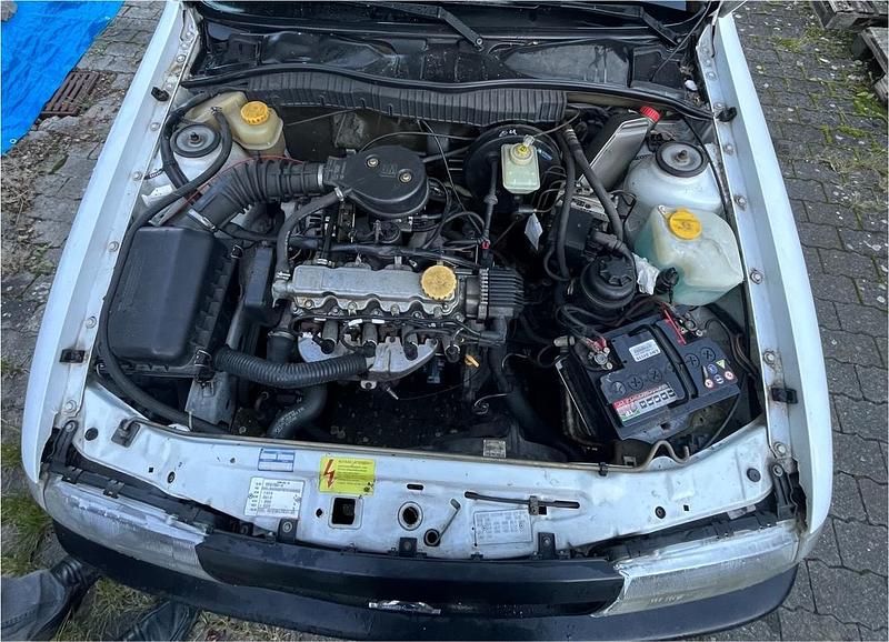 Gebraucht Opel Vectra 75 PS (55 kW) 1995 Weiß Limousine