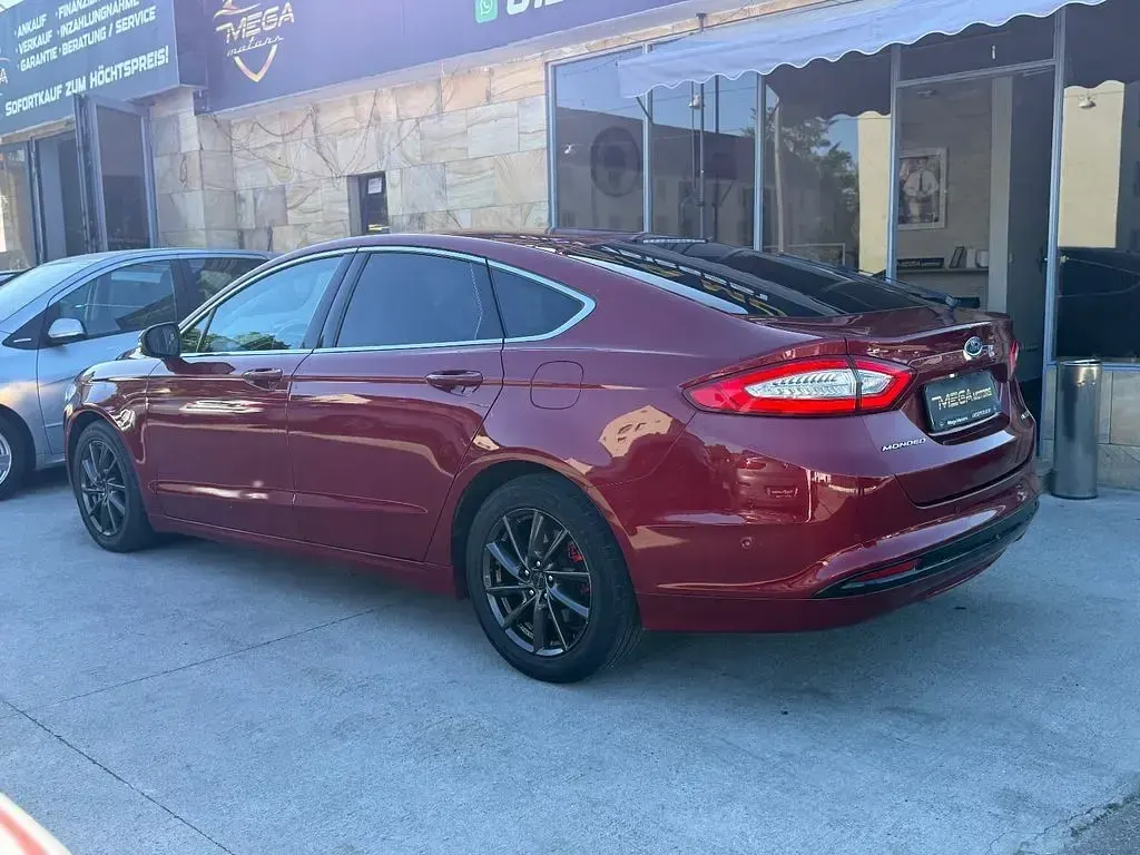 Gebraucht Ford Mondeo Titanium 160 PS (117 kW) 2016 Rot Limousine