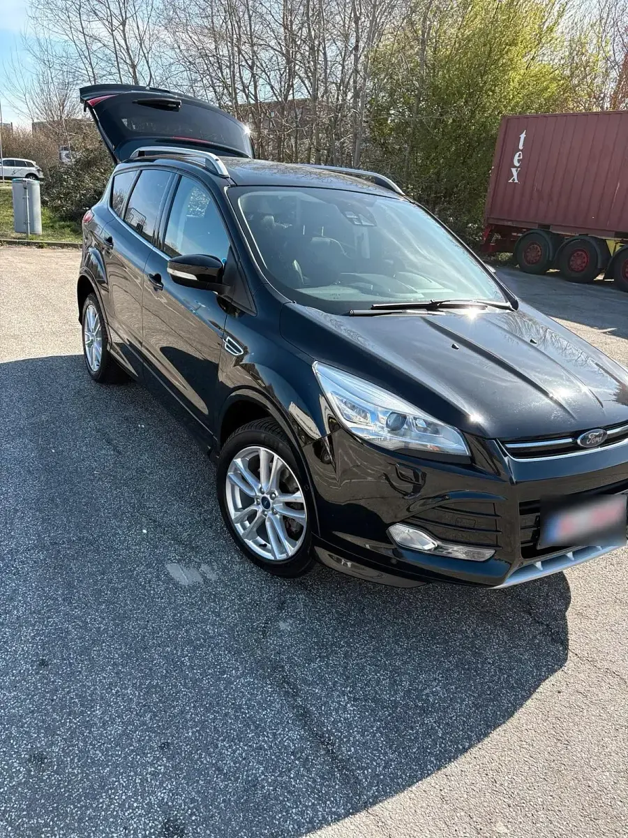 Gebraucht Ford Kuga 182 PS (133 kW) 2015 Schwarz SUV
