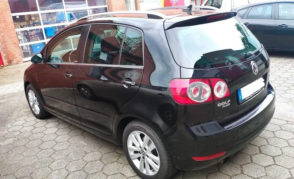 Gebraucht VW Golf Plus Cross 105 PS (77 kW) 2011 Schwarz Van / Kleinbus