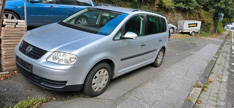 Silber Gebraucht 2004 VW Touran Van / Kleinbus | 1.100 € (Guter Preis) - Bild 1/4