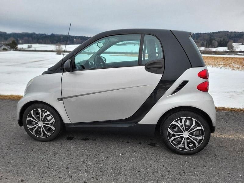 Gebraucht Smart ForTwo Coupé 61 PS (44 kW) 2010 Silber Coupé