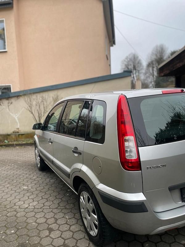 Gebraucht Ford Fusion 80 PS (58 kW) 2007 Grau Kleinwagen