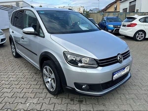 Silber Gebraucht 2012 VW Touran Highline Van / Kleinbus | 9.625 € (Teuer) - Bild 1/4