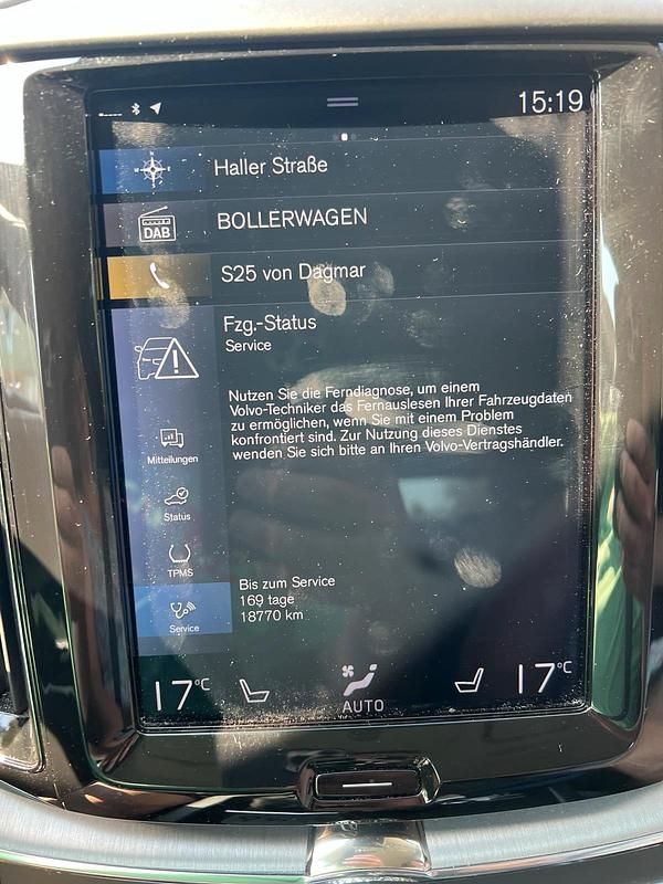Schwarz Gebraucht 2020 Volvo XC60 Momentum SUV | 29.500 € - Bild 1/4