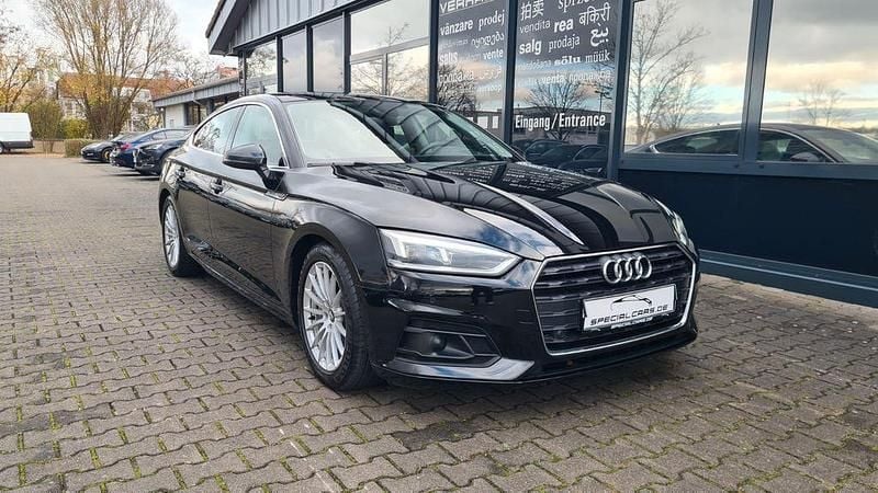 Mythosschwarz Gebraucht 2020 Audi A5 Sportback Sport Kleinwagen | 27.490 € (Guter Preis) - Bild 1/4