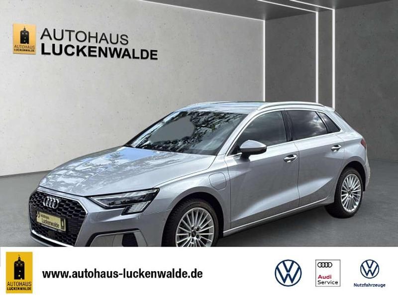 Florettsilber metallic Gebraucht 2023 Audi A3 e-tron Kleinwagen | 29.950 € (Fairer Preis) - Bild 1/4