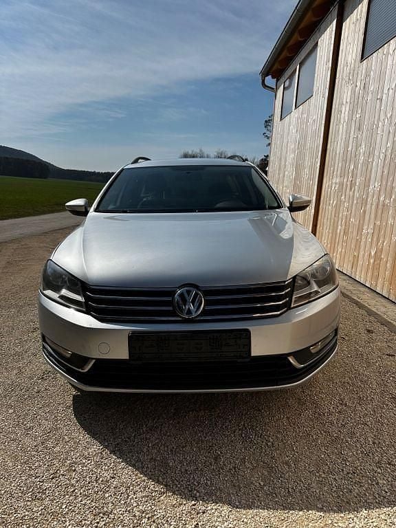 Gebraucht VW Passat 140 PS (102 kW) 2012 Silber Kombi