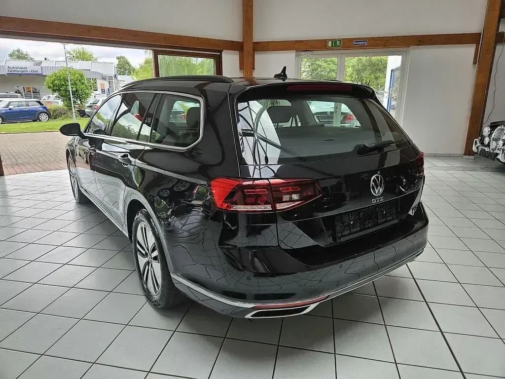 Używany VW Passat GTE 218 KM (160 kW) 2022 Czarny Kombi