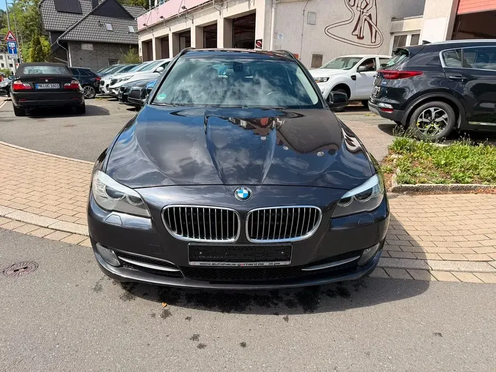 Gebraucht BMW 530 258 PS (189 kW) 2012 Grau Kombi