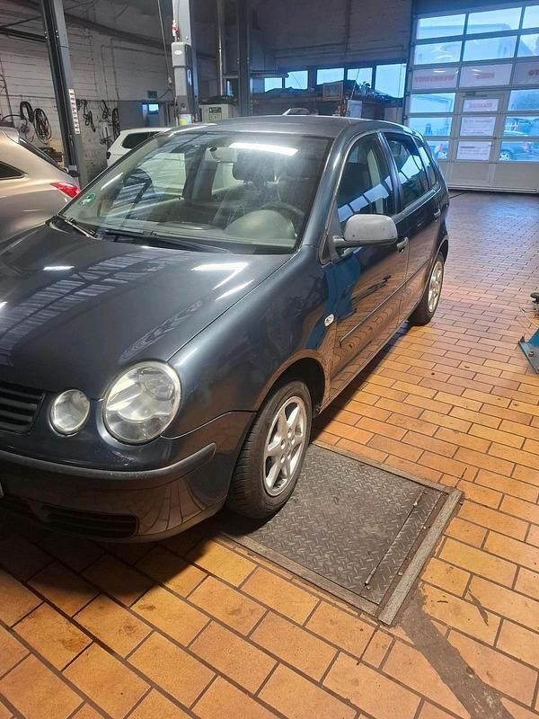 Gebraucht VW Polo Basis 64 PS (47 kW) 2003 Blau Kleinwagen