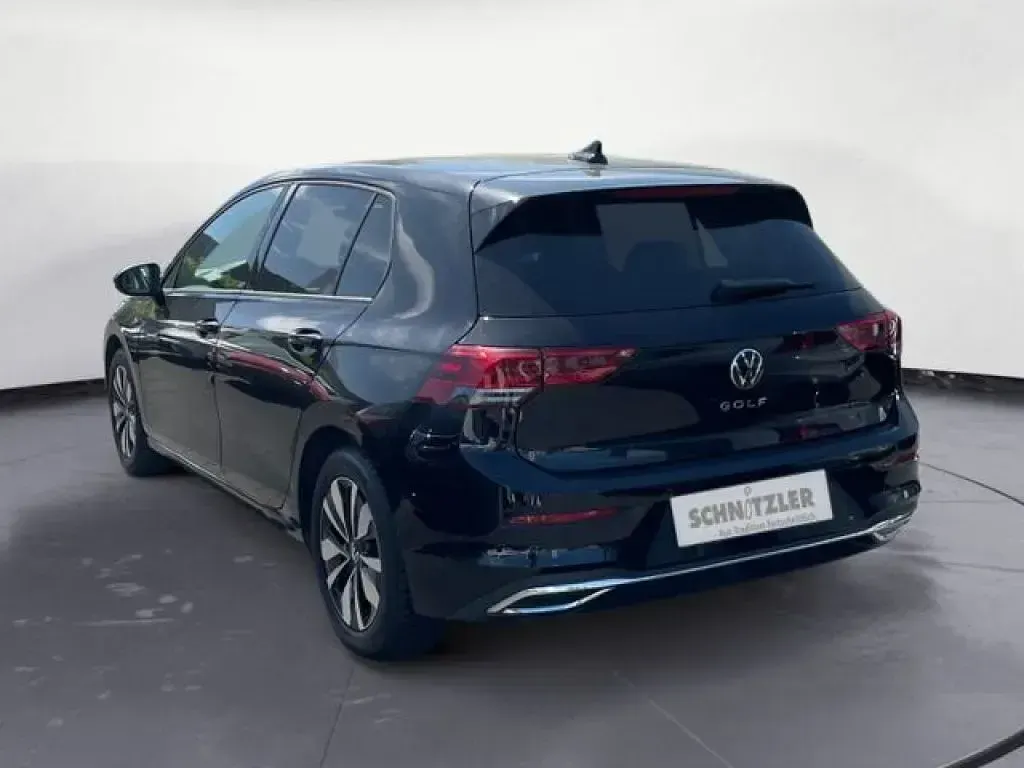 Gebraucht VW Golf VIII Move 150 PS (110 kW) 2024 Deep black perleffekt Limousine