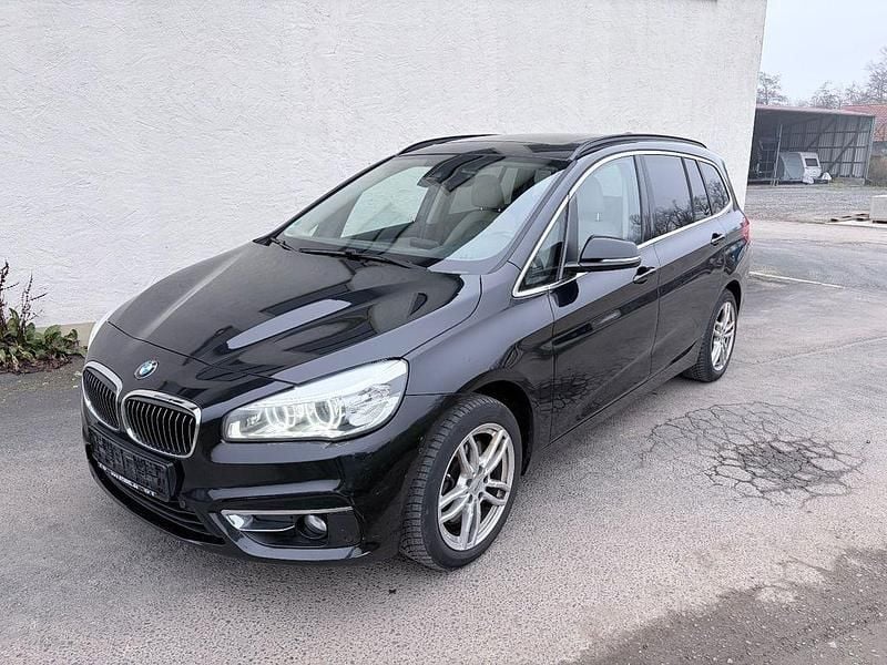 Schwarz Gebraucht 2016 BMW 220 Gran Tourer Luxury Line Van / Kleinbus | 10.999 € (Fairer Preis) - Bild 1/3