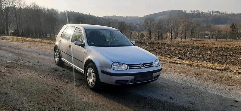 Gebraucht VW Golf IV 75 PS (55 kW) 2001 Silber Kleinwagen