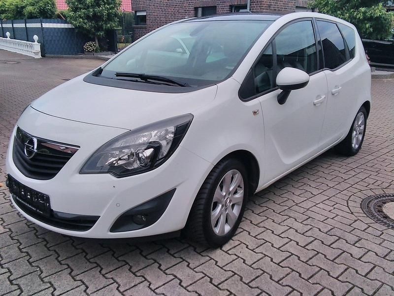 Gebraucht Opel Meriva 140 PS (102 kW) 2012 Weiß Van / Kleinbus