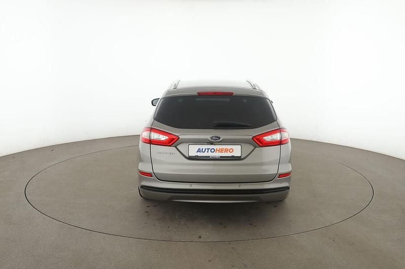 Gebraucht Ford Mondeo Titanium 160 PS (117 kW) 2018 Grau Kombi