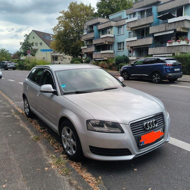 Silber Gebraucht 2009 Audi A3 Sportback Ambiente Limousine | 3.700 € (Superpreis) - Bild 1/4