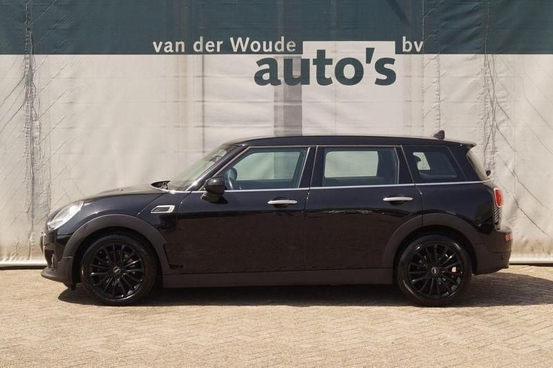 Schwarz Gebraucht 2019 Mini Cooper Clubman Business Kombi | 13.042 € (Etwas zu teuer) - Bild 1/4