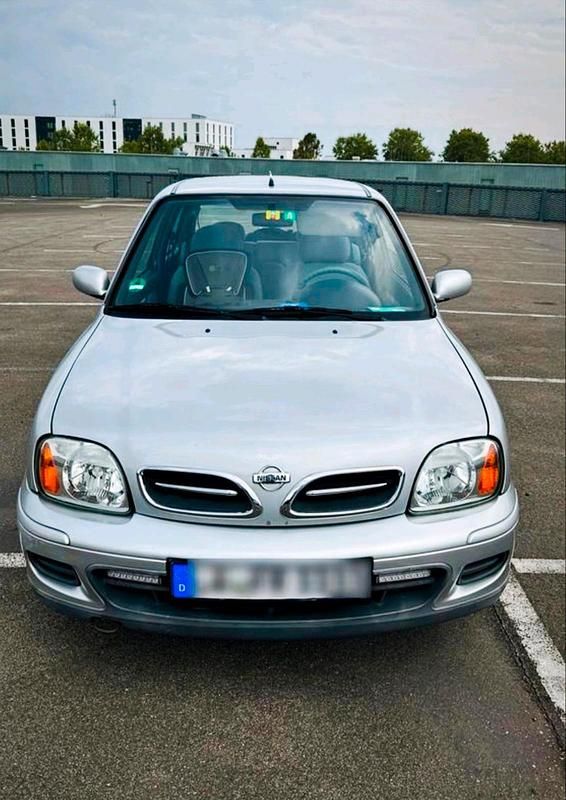Silber Gebraucht 2002 Nissan Micra Kleinwagen | 600 € (Superpreis) - Bild 1/4