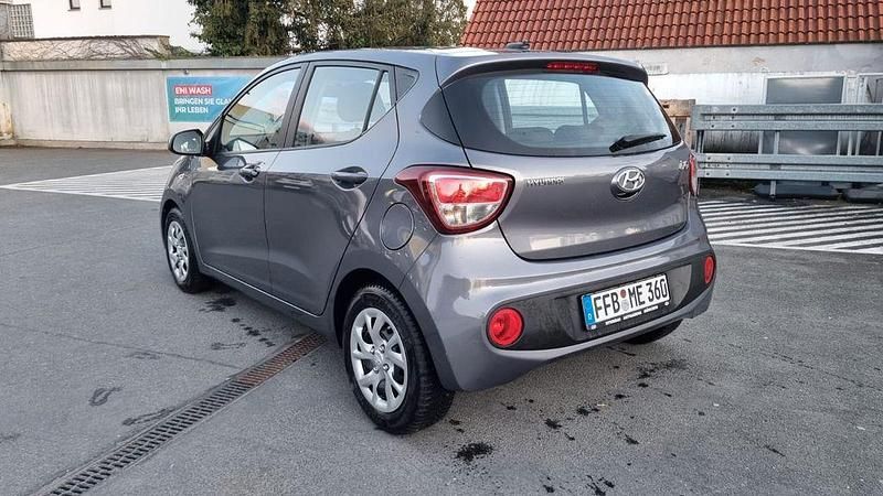 Gebraucht Hyundai i10 67 PS (49 kW) 2017 Grau Kleinwagen