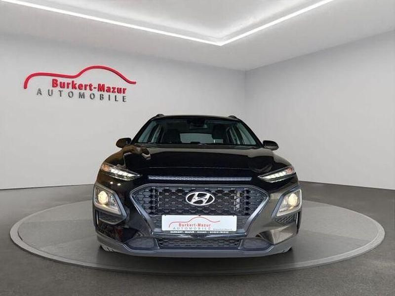 Gebraucht Hyundai Kona Pure 120 PS (88 kW) 2020 Schwarz SUV