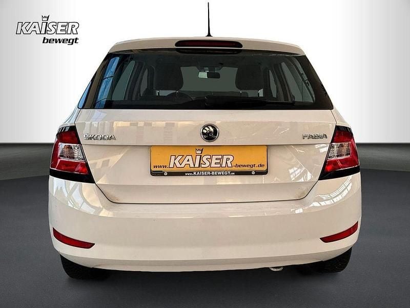 Gebraucht Skoda Fabia Ambition 60 PS (44 kW) 2019 Weiß Limousine