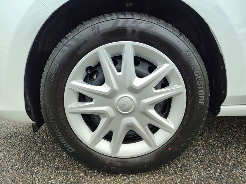 Gebraucht Ford Fiesta Trend 75 PS (55 kW) 2021 Weiß Kleinwagen