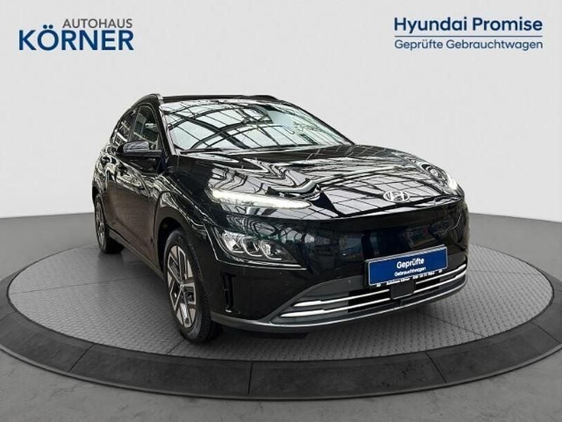 Gebraucht Hyundai Kona Trend 100 kW (136 PS) 2022 Schwarz SUV