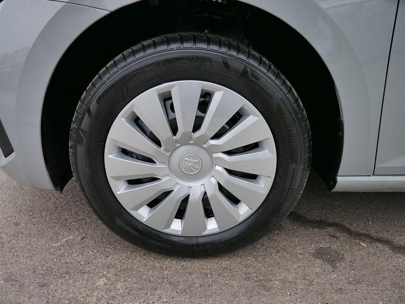 Neu Skoda Scala Selection 2025 Graphite grau metallic Kleinwagen