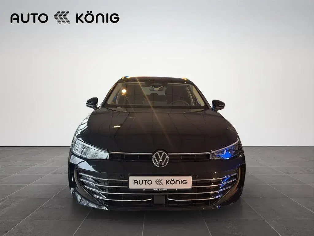 Gebraucht VW Passat Elegance 150 PS (110 kW) 2024 Schwarz Kombi
