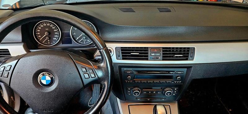 Gebraucht BMW 325 218 PS (160 kW) 2007 Andere farben Limousine