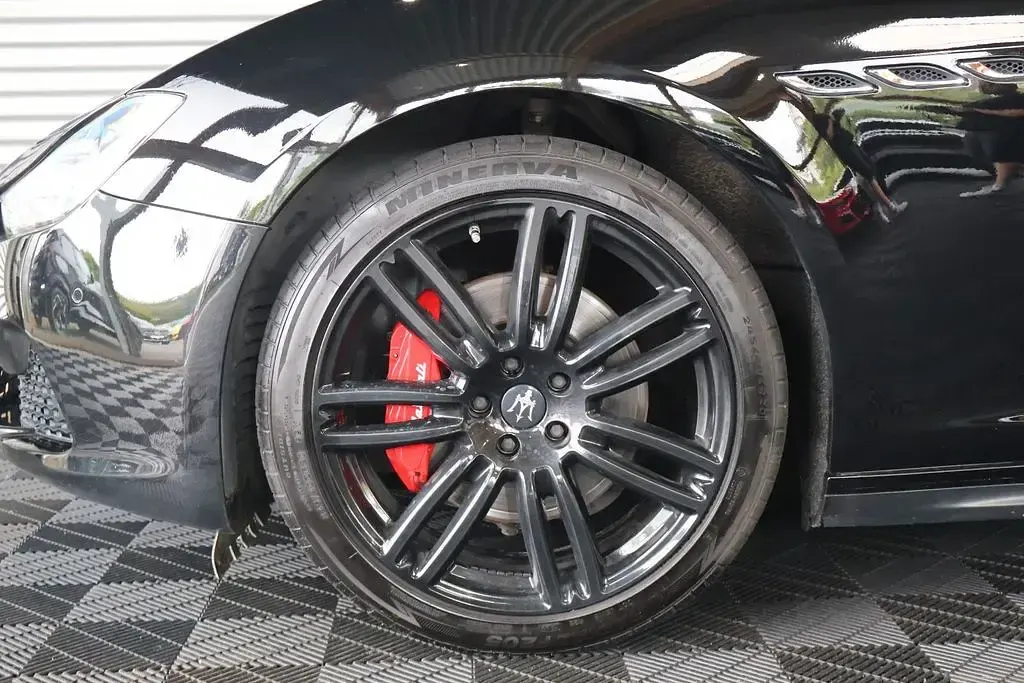 Gebraucht Maserati Ghibli 349 PS (256 kW) 2016 Schwarz Limousine