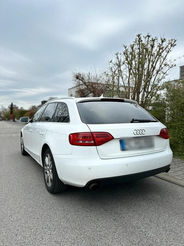 Gebraucht Audi A4 179 PS (131 kW) 2010 Weiß Kombi