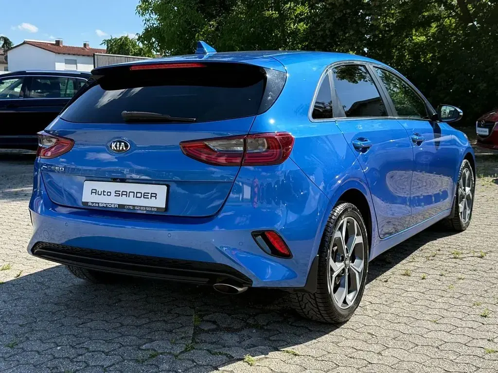 Gebraucht Kia Ceed 140 PS (102 kW) 2018 Blau Kleinwagen