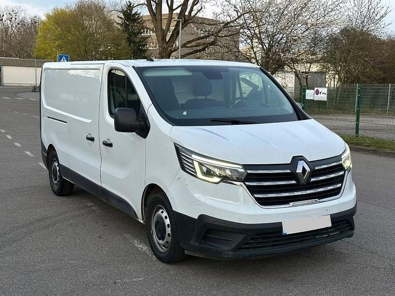 Gebraucht Renault Trafic 131 PS (96 kW) 2022 Weiß Van / Kleinbus