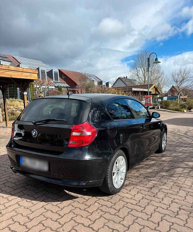 Gebraucht BMW 118 140 PS (102 kW) 2008 Schwarz Kleinwagen
