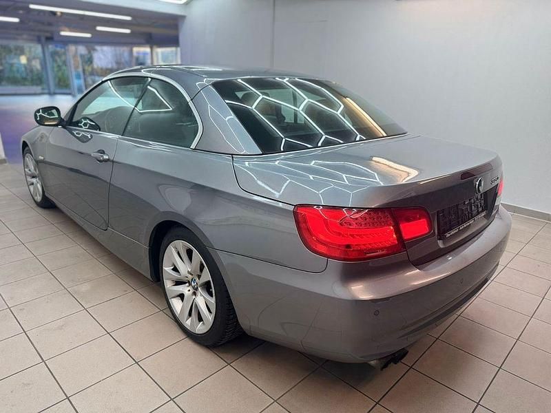 Gebraucht BMW 330 Cabriolet Performance 245 PS (180 kW) 2013 Grau Cabrio