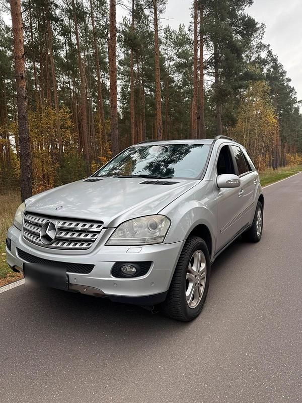 Silber Gebraucht 2005 Mercedes ML500 SUV | 6.500 € (Fairer Preis) - Bild 1/4