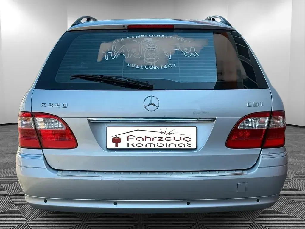 Gebraucht Mercedes E220 150 PS (110 kW) 2006 Silber Limousine