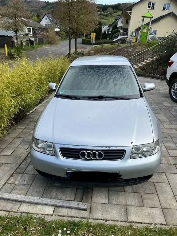 Brugt Audi A3 Ambiente 101 HK (74 kW) 2003 Sølv Hatchback