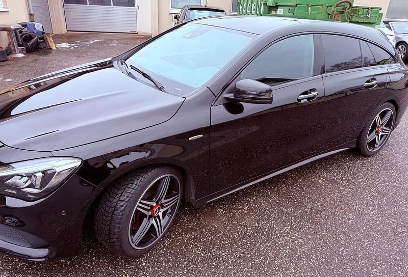 Gebraucht Mercedes CLA250 218 PS (160 kW) 2018 Schwarz Limousine