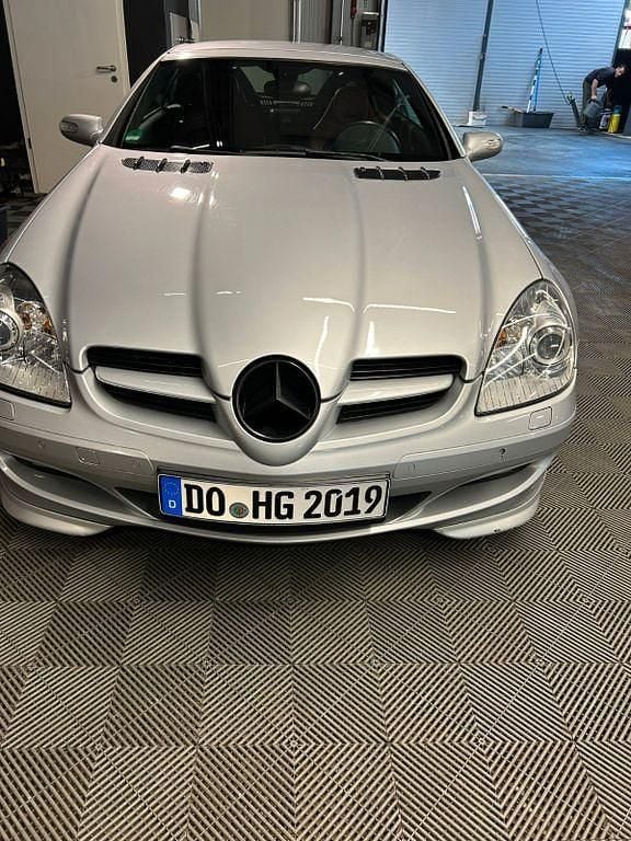 Second-hand Mercedes SLK200 163 CP (119 kW) 2004 Argintiu Cabrio