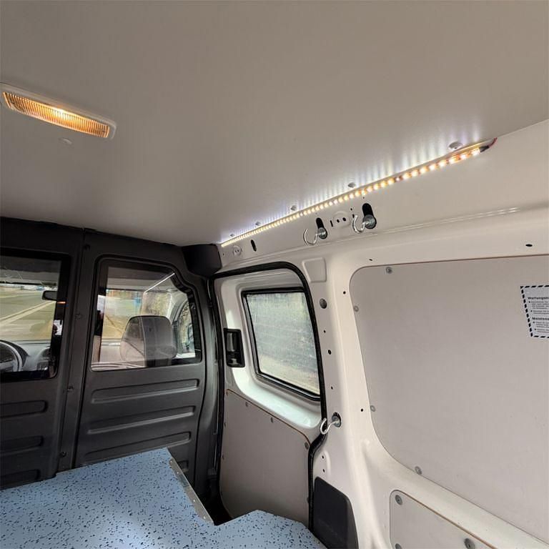 Second-hand VW Caddy 109 CP (80 kW) 2012 Alb Monovolum