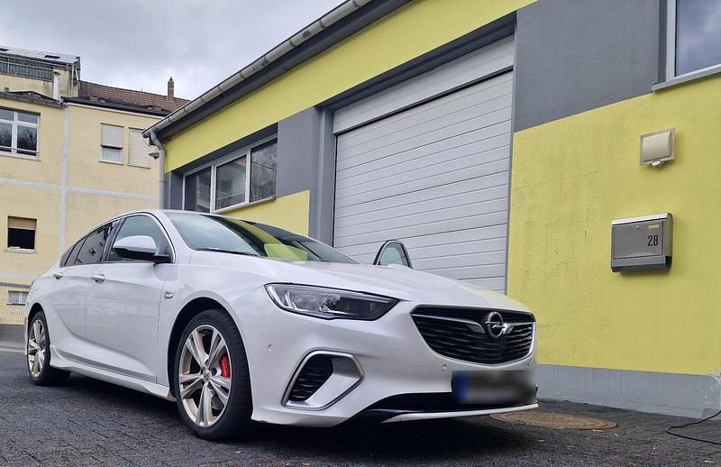 Usado Opel Insignia 209 HP (153 kW) 2019 Branco Coupé