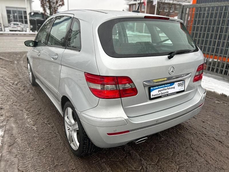 Gebraucht Mercedes B150 Elegance 95 PS (69 kW) 2007 Silber Van / Kleinbus